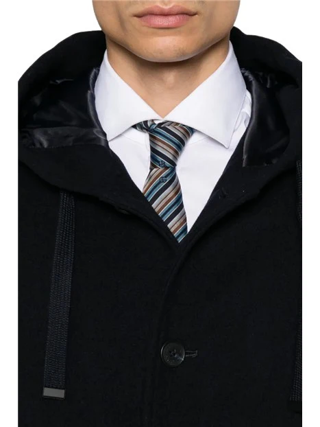 CAPPOTTO CORTO CON CAPPUCCIO CON COULISSE E TASCHE FRONTALI UOMO BLU