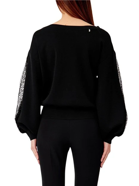 MAGLIA CON SCOLLO A BARCA E MANICHE VOLUMINOSE DONNA