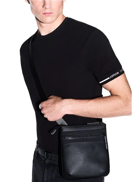 BORSELLO CON LOGO FRONTALE UOMO NERO