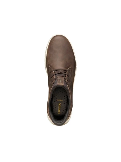 SNEAKERS BASSE IN PELLE CON SUOLA FLESSIBILE A CONTRASTO UOMO MARRONE