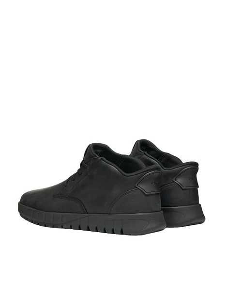 SNEAKERS ALTE IN PELLE CON SUOLA SCANALATA UOMO NERO