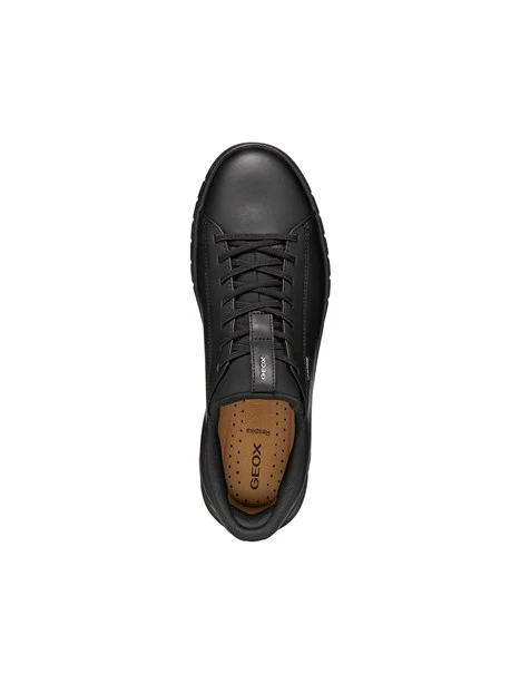 SNEAKERS BASSE CON SUOLA FLESSIBILE SAGOMATA UOMO NERO