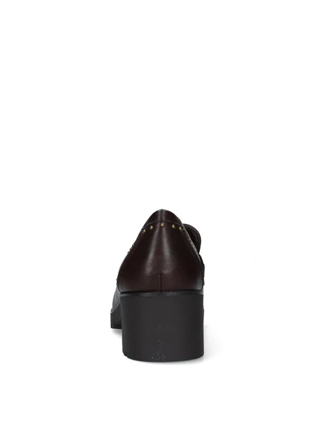 MOCASSINI CON TACCO LARGO E BORCHIE DONNA MARRONE