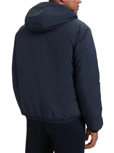 PIUMINO OVER CON CAPPUCCIO E LOGO UOMO BLU