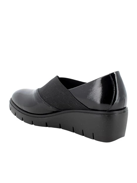 MOCASSINI IN PELLE VERNICIATA CON INSERTI ELASTICI DONNA NERO
