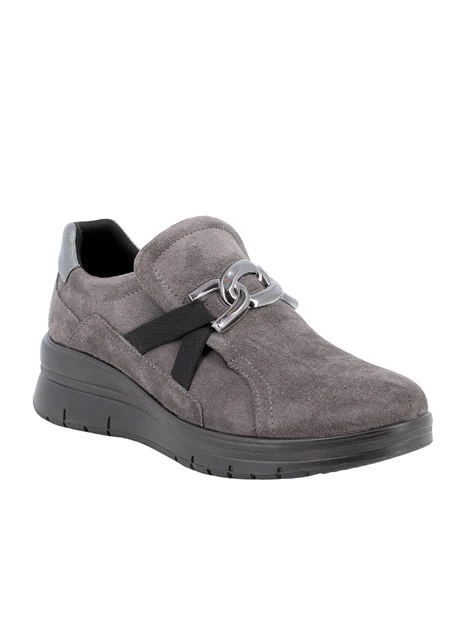 SNEAKERS SLIP ON IN PELLE SCAMOSCIATA CON DETTAGLIO METALLICO DONNA GRIGIO