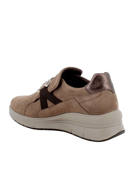 SNEAKERS SLIP ON IN PELLE SCAMOSCIATA CON DETTAGLIO METALLICO DONNA BEIGE