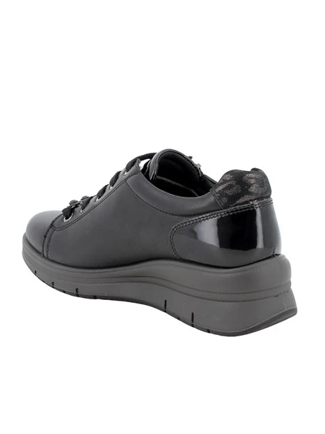 SNEAKERS BASSE IN PELLE CON ZIP DONNA NERO