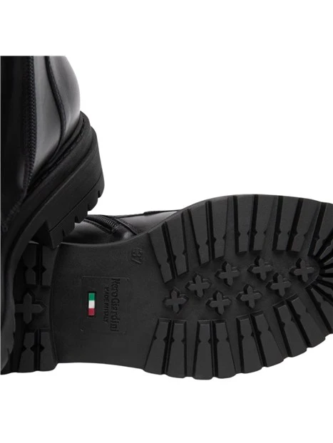 ANFIBI CON STRINGHE E ZIP DONNA NERO