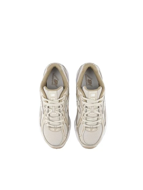 SNEAKERS BASSE CON PANNELLI SOVRAPPOSTI BAMBINA BEIGE