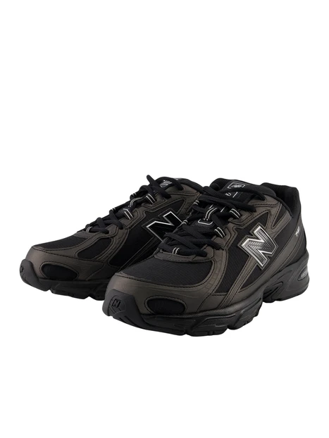 SNEAKERS BASSE CON PANNELLI SAGOMATI UOMO NERO