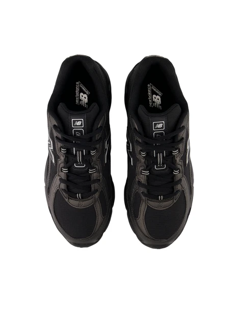 SNEAKERS BASSE CON PANNELLI SAGOMATI UOMO NERO