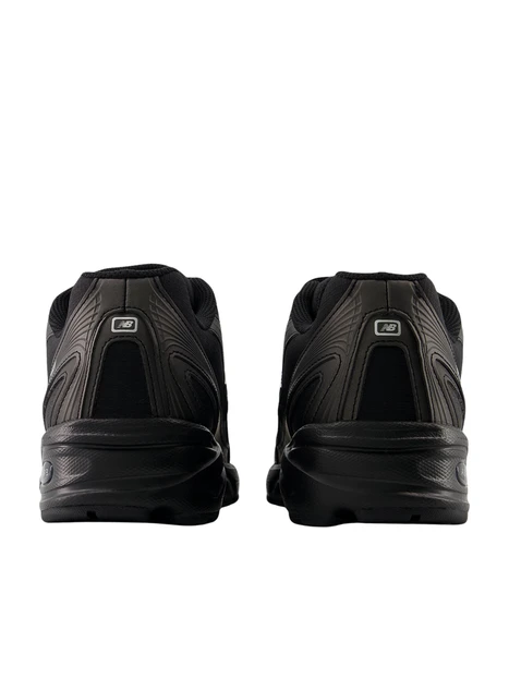 SNEAKERS BASSE CON PANNELLI SAGOMATI UOMO NERO