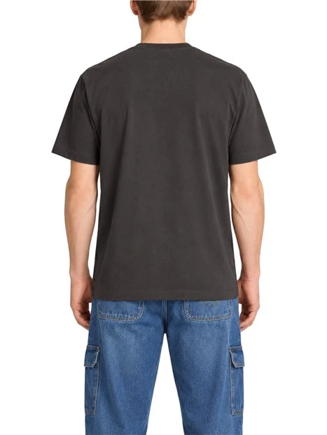 T-SHIRT MANICA CORTA LOGATA SUL PETTO UOMO MARRONE